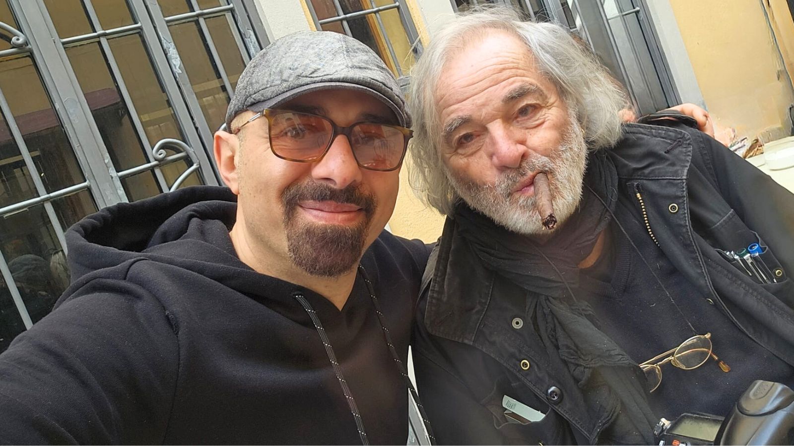 15 Antonio Manco & Pino Bertelli